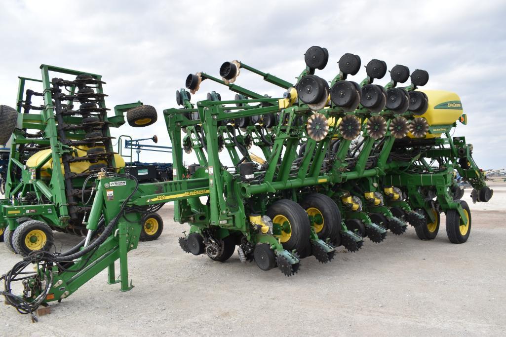 2008 John Deere 1790 CCS 16/31 planter