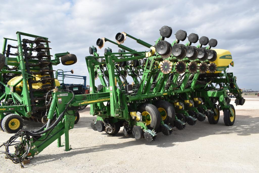 2008 John Deere 1790 CCS 16/31 planter