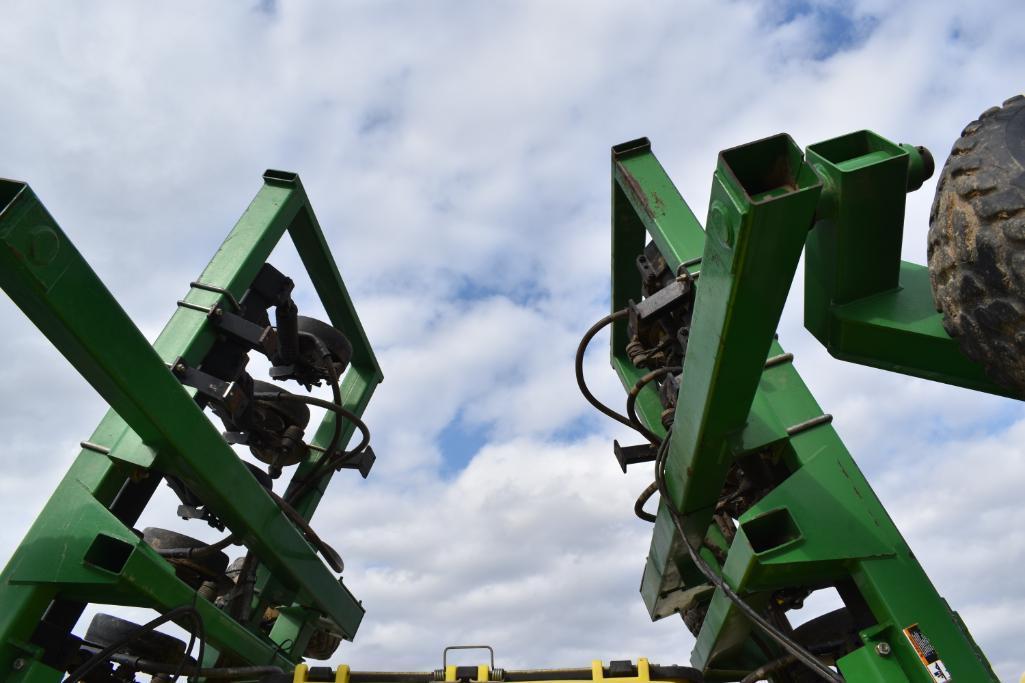 John Deere 1990 CCS 35' air seeder