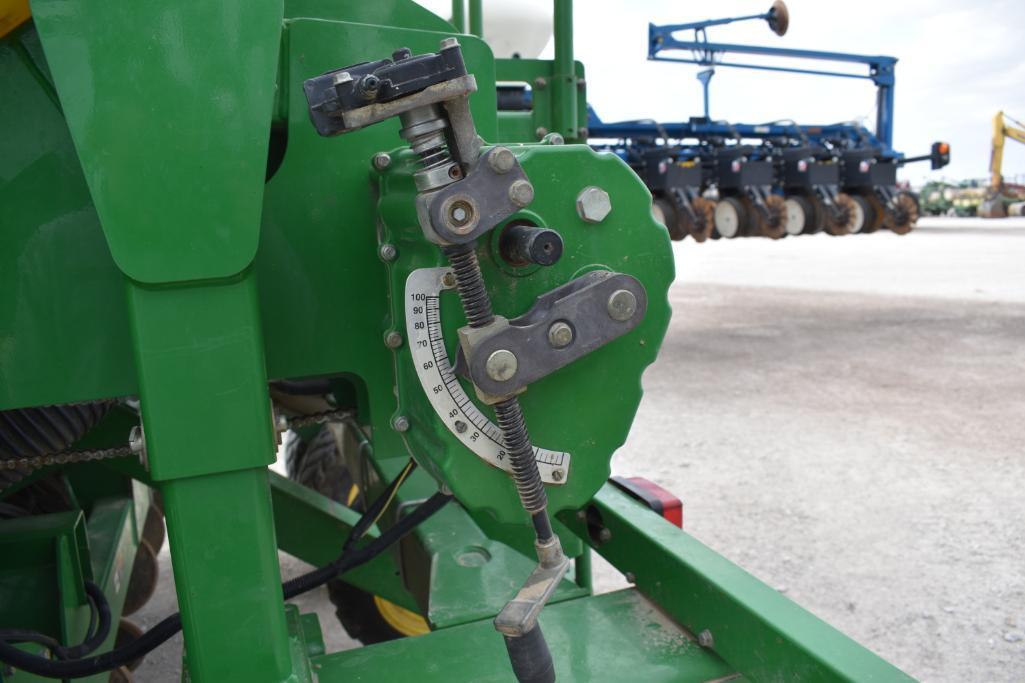 John Deere 1990 CCS 35' air seeder