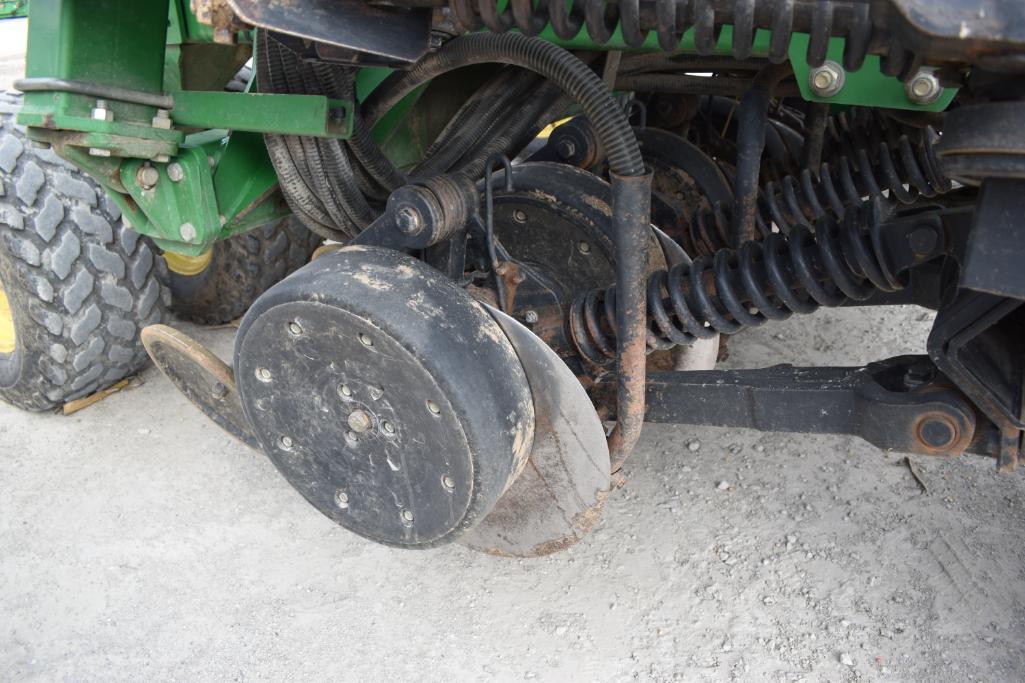 John Deere 1990 CCS 35' air seeder