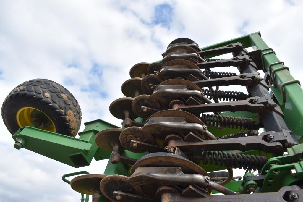 John Deere 1990 CCS 35' air seeder