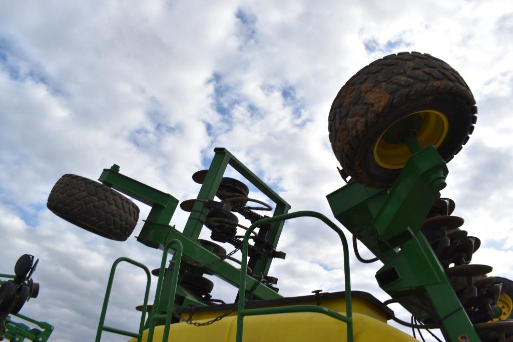 John Deere 1990 CCS 35' air seeder