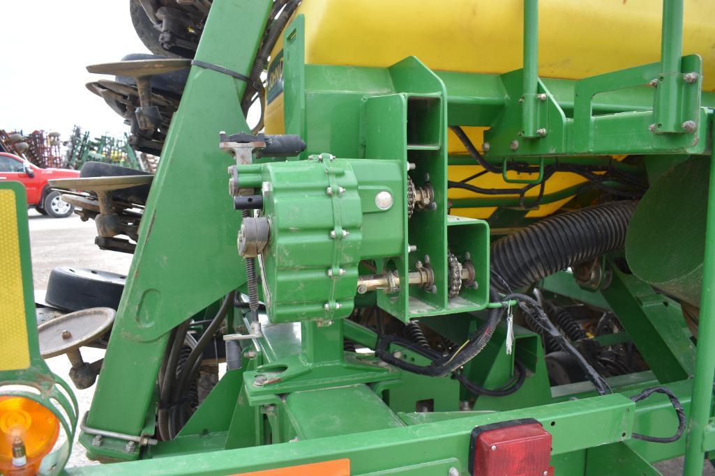 John Deere 1990 CCS 35' air seeder