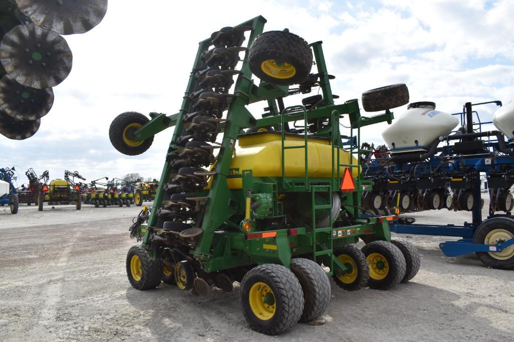 John Deere 1990 CCS 35' air seeder