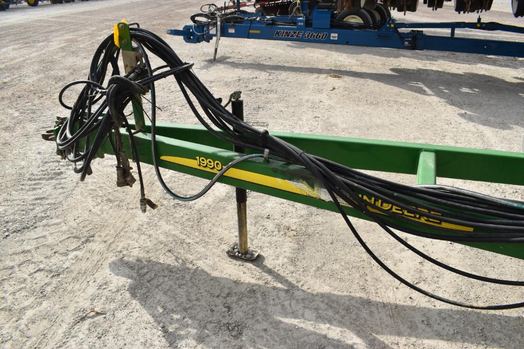 John Deere 1990 CCS 35' air seeder