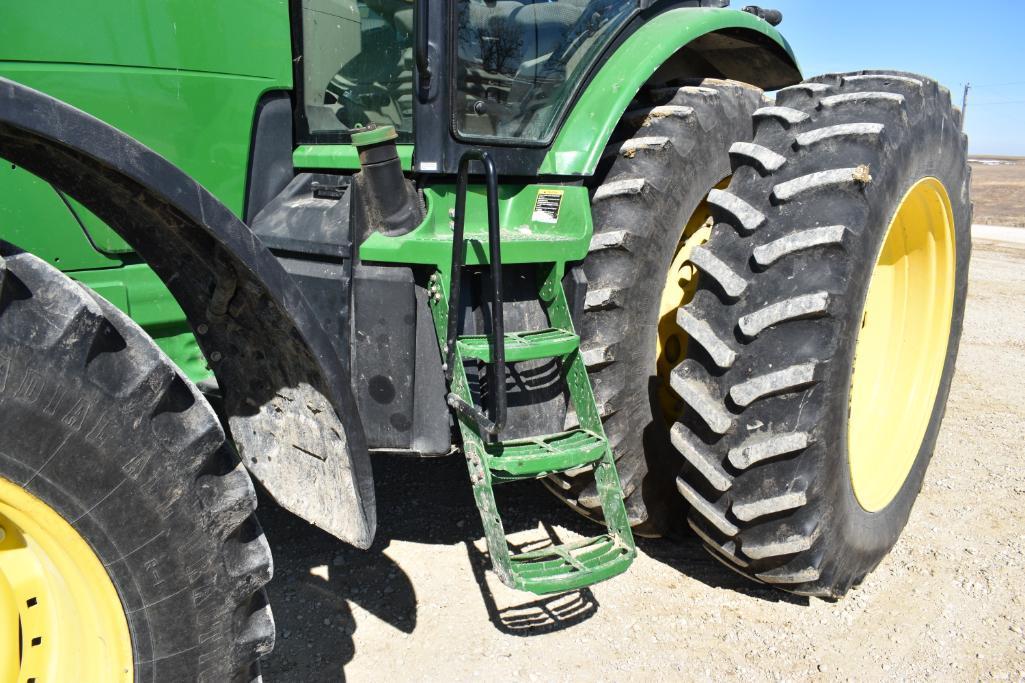 2011 John Deere 8235R MFWD tractor