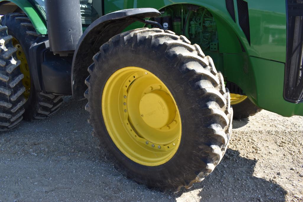 2011 John Deere 8235R MFWD tractor