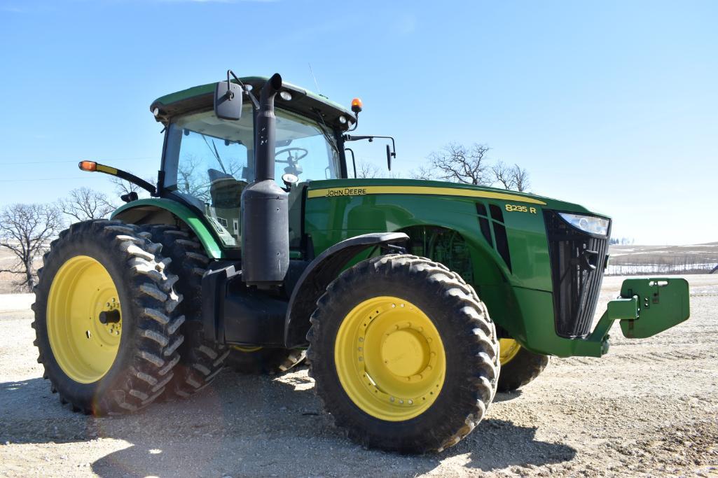 2011 John Deere 8235R MFWD tractor