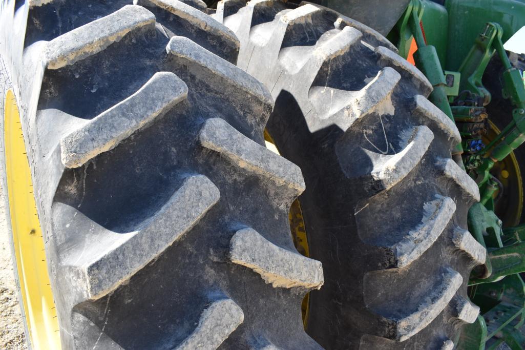 2011 John Deere 8235R MFWD tractor