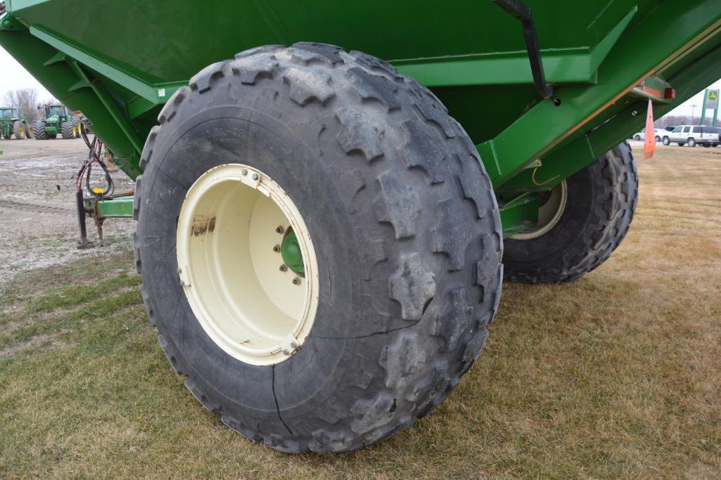 2005 Parker 938 grain cart