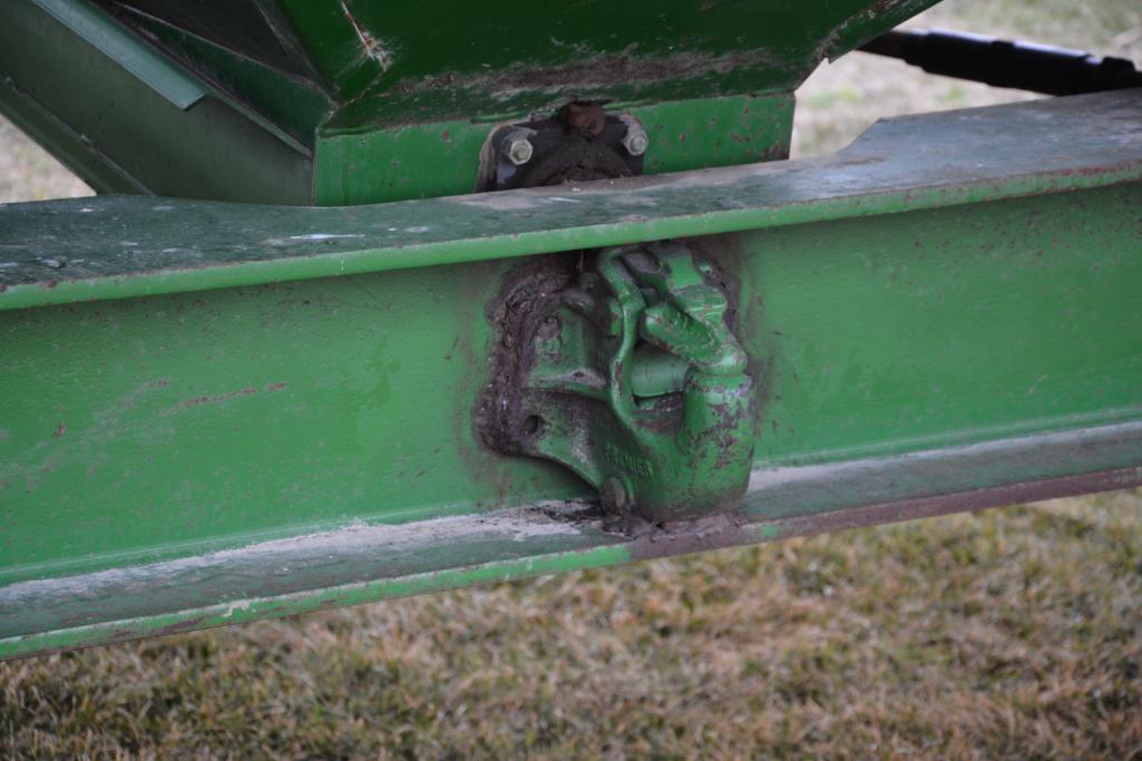 2005 Parker 938 grain cart