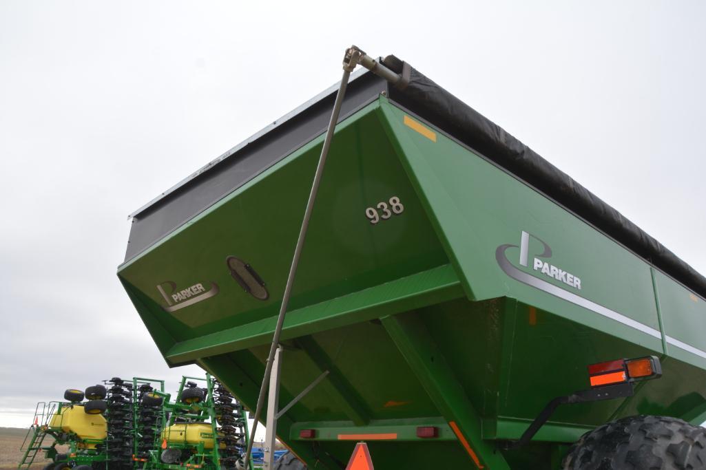 2005 Parker 938 grain cart