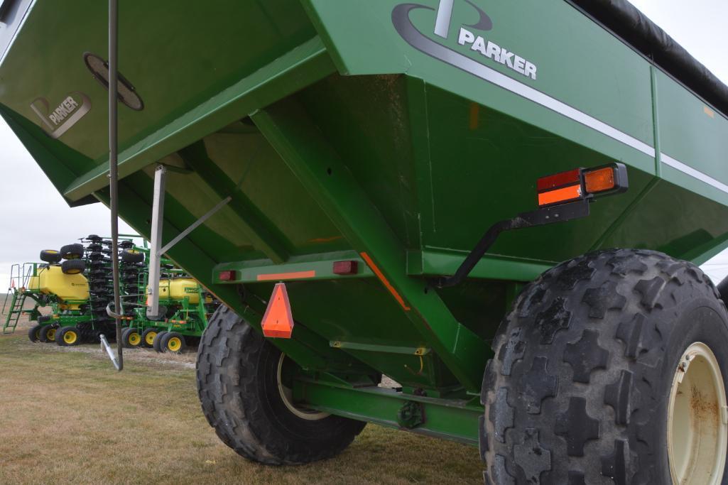 2005 Parker 938 grain cart