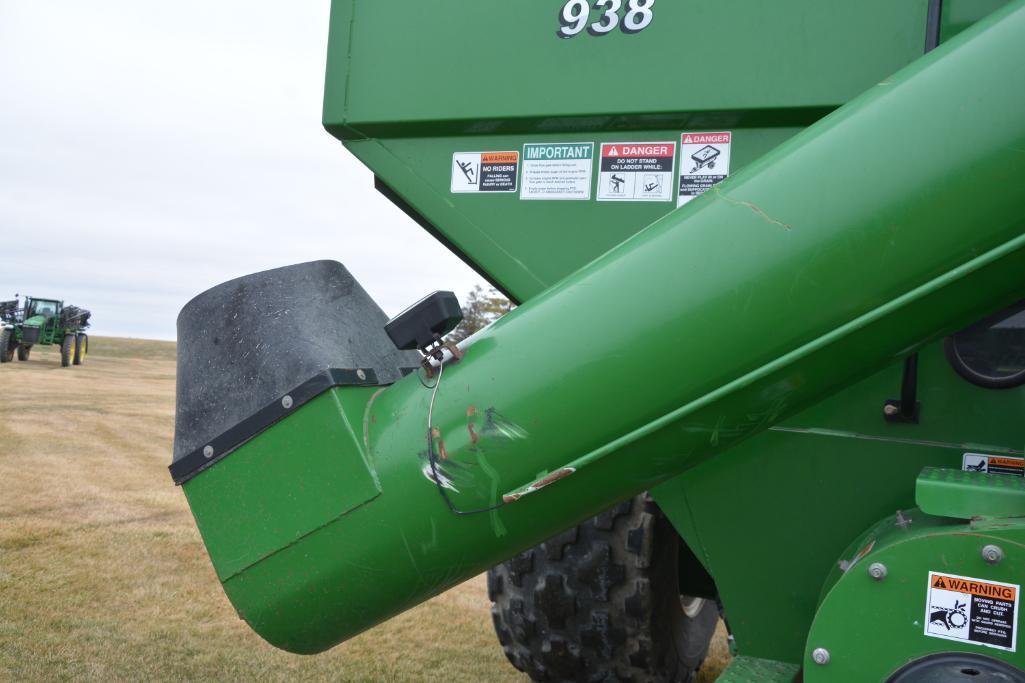 2005 Parker 938 grain cart