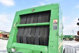 John Deere 568 round baler