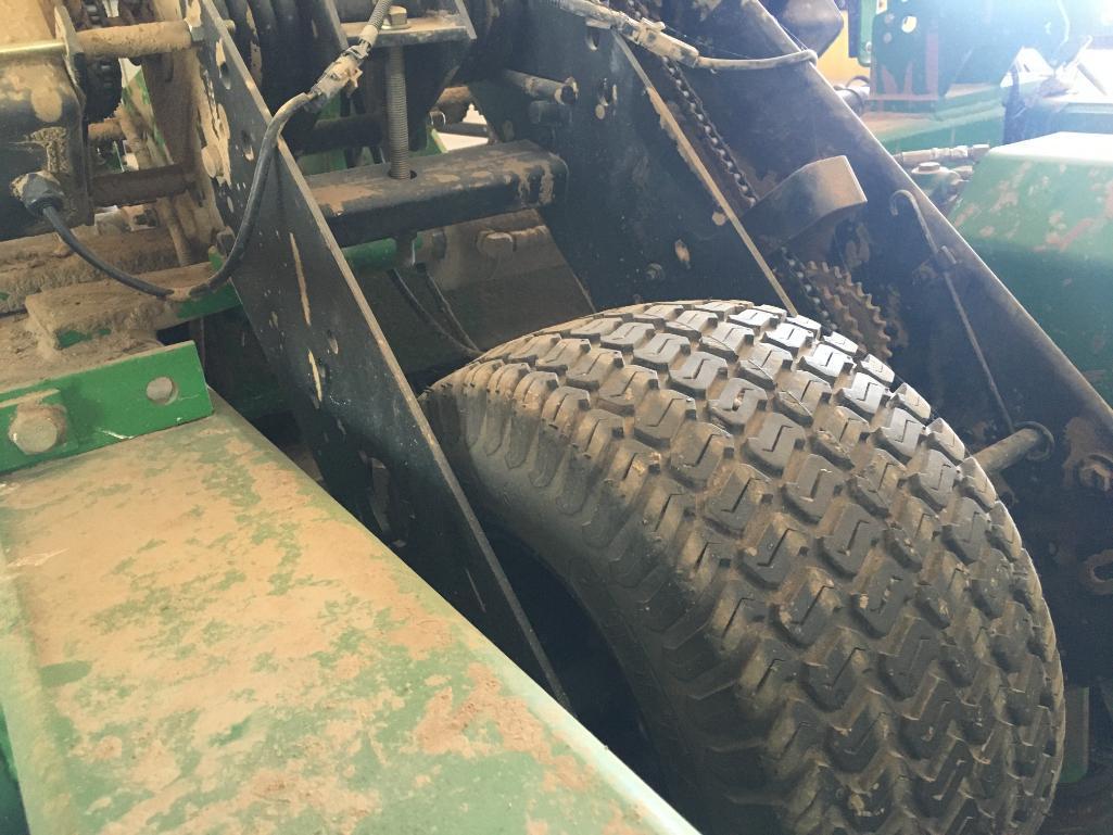 2001 John Deere 1780 12/23 planter