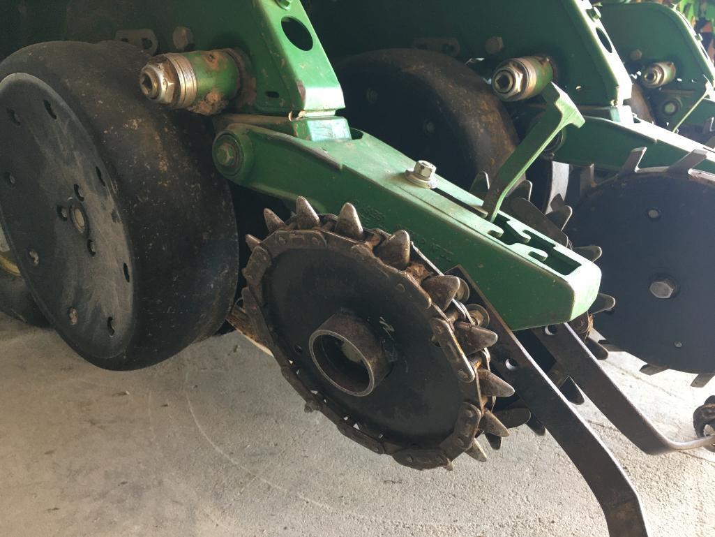 2001 John Deere 1780 12/23 planter