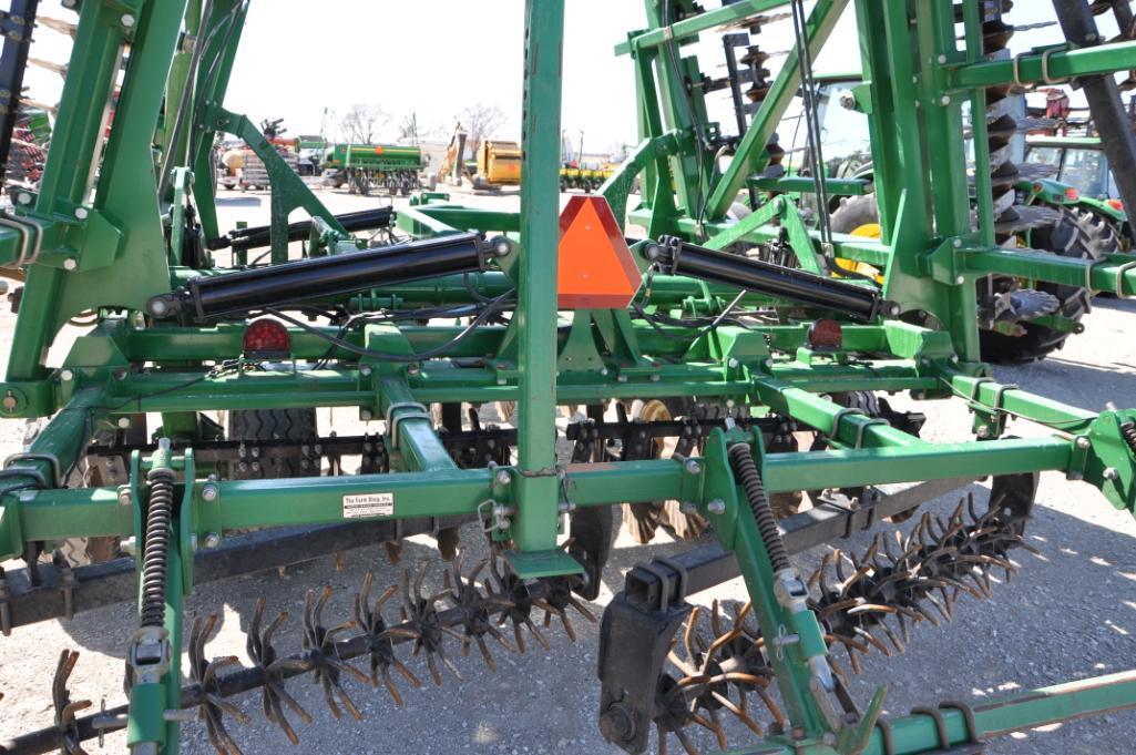 Great Plains 3000TM TurboMax 30' vertical tillage tool