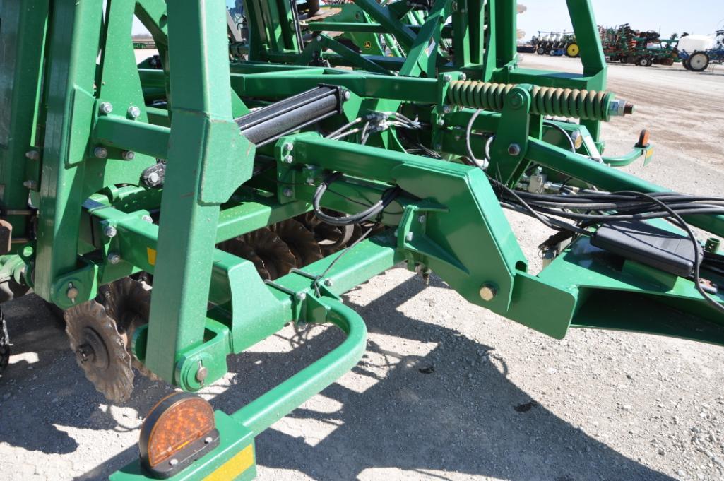 Great Plains 3000TM TurboMax 30' vertical tillage tool