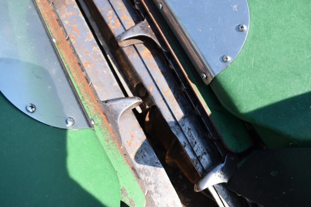 John Deere 693 6 row 30" corn head