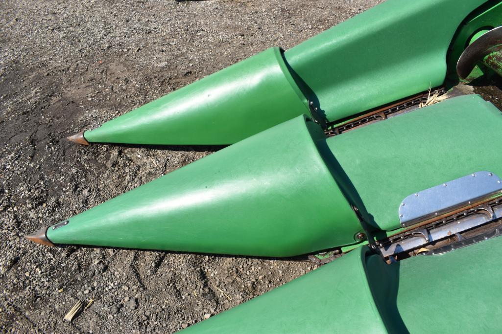 John Deere 693 6 row 30" corn head