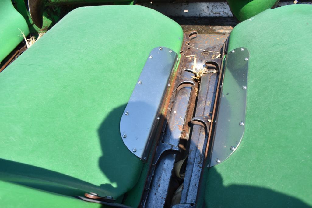 John Deere 693 6 row 30" corn head