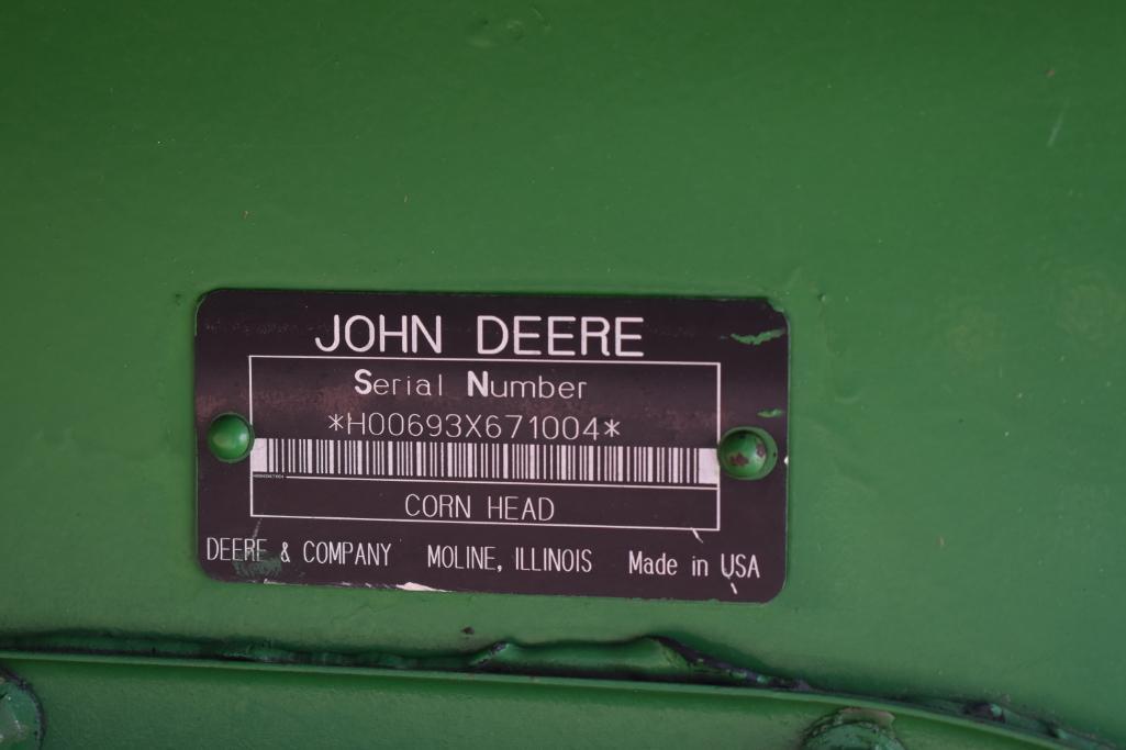 John Deere 693 6 row 30" corn head