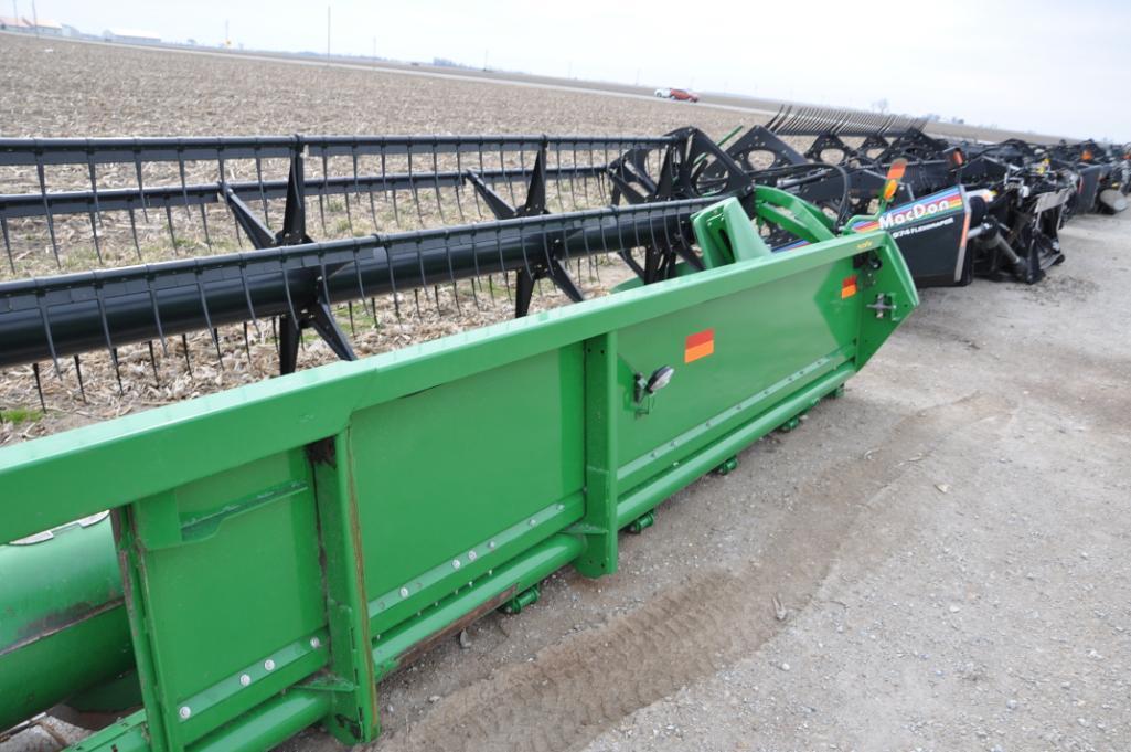 John Deere 635F 35' HydraFlex platform