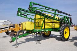 Fast 7420 pull-type sprayer