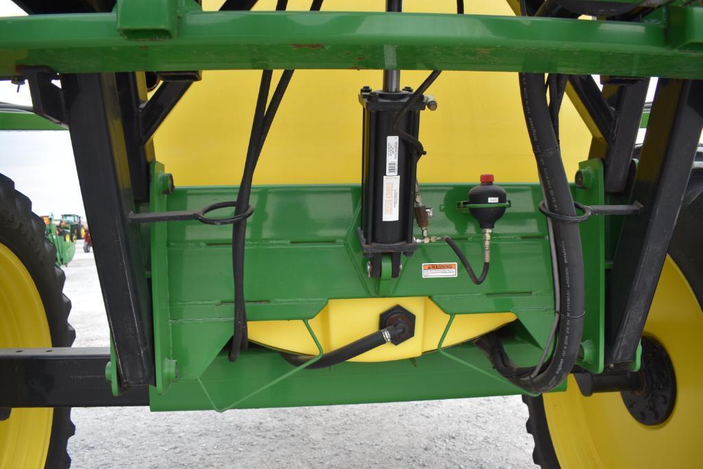 Fast 7420 pull-type sprayer