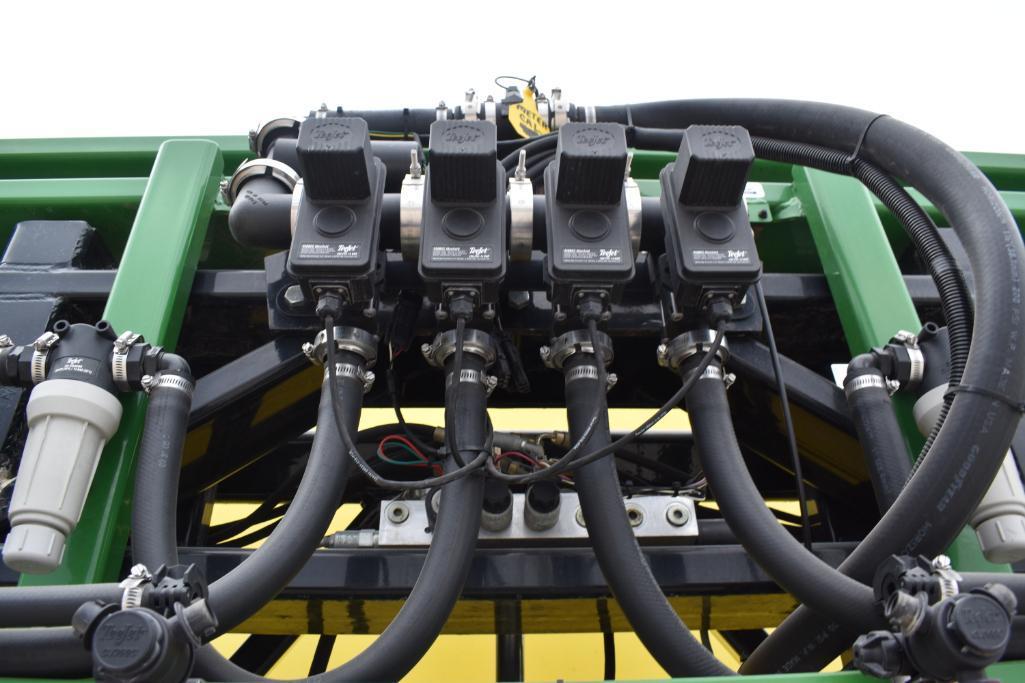 Fast 7420 pull-type sprayer