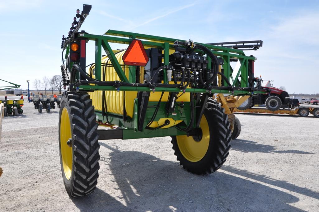 Fast 7420 pull-type sprayer