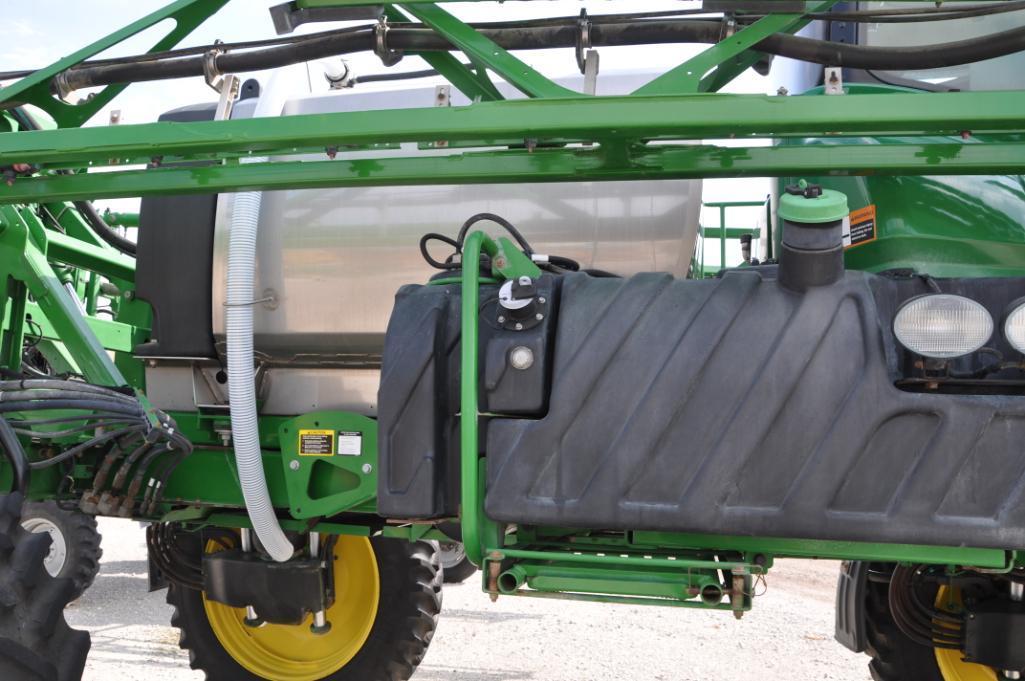 2015 John Deere R4030 self propelled sprayer