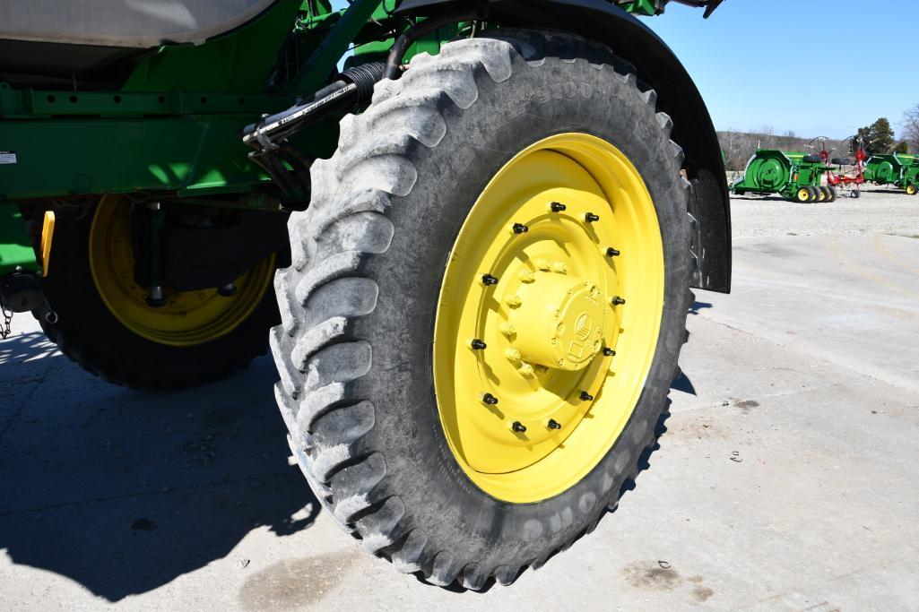2014 John Deere 4940 self-propelled sprayer