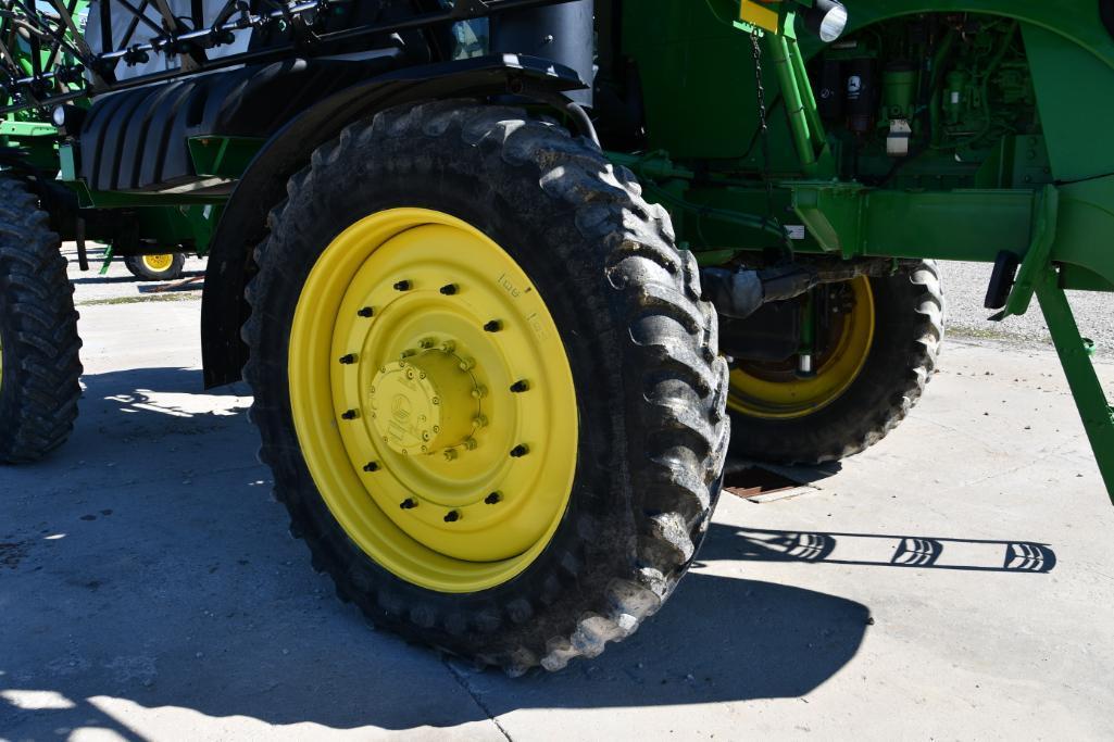 2014 John Deere 4940 self-propelled sprayer