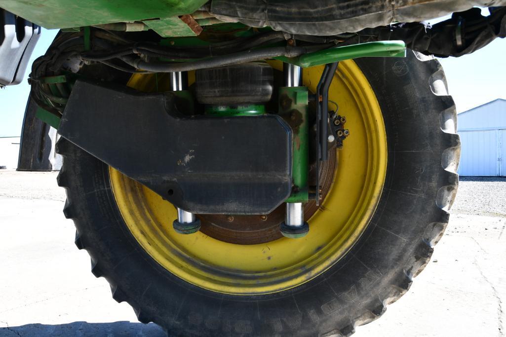 2014 John Deere 4940 self-propelled sprayer