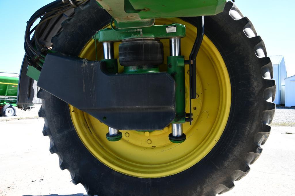 2014 John Deere 4940 self-propelled sprayer