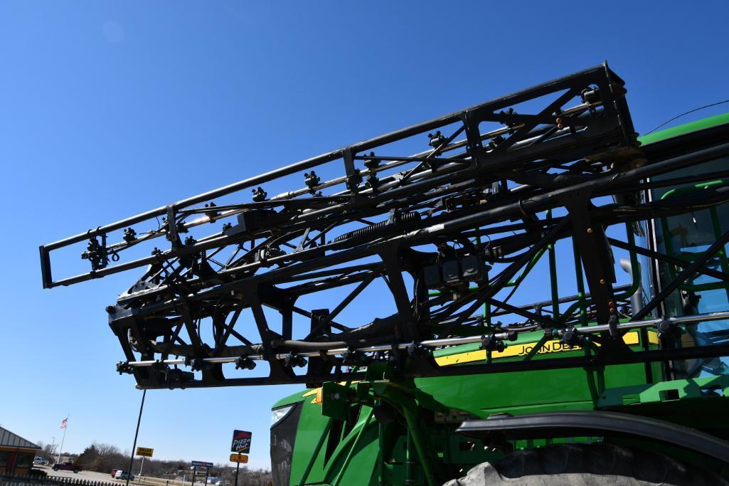 2014 John Deere 4940 self-propelled sprayer
