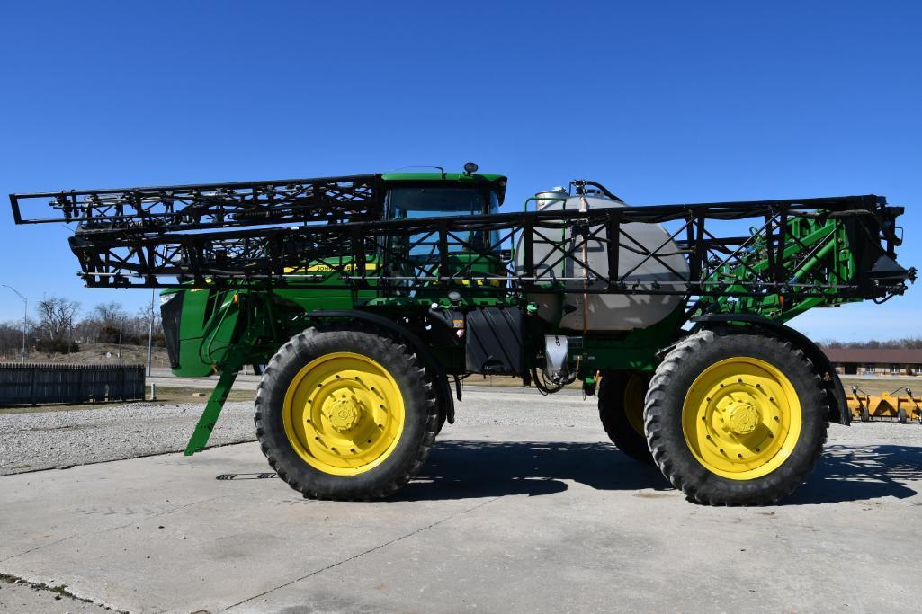2014 John Deere 4940 self-propelled sprayer