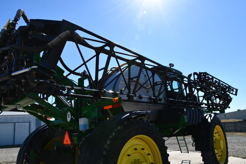 2014 John Deere 4940 self-propelled sprayer