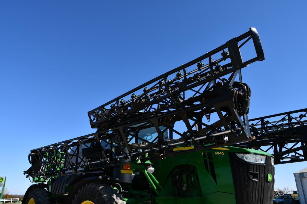 2014 John Deere 4940 self-propelled sprayer