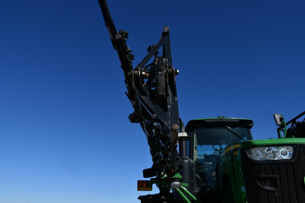 2014 John Deere 4940 self-propelled sprayer
