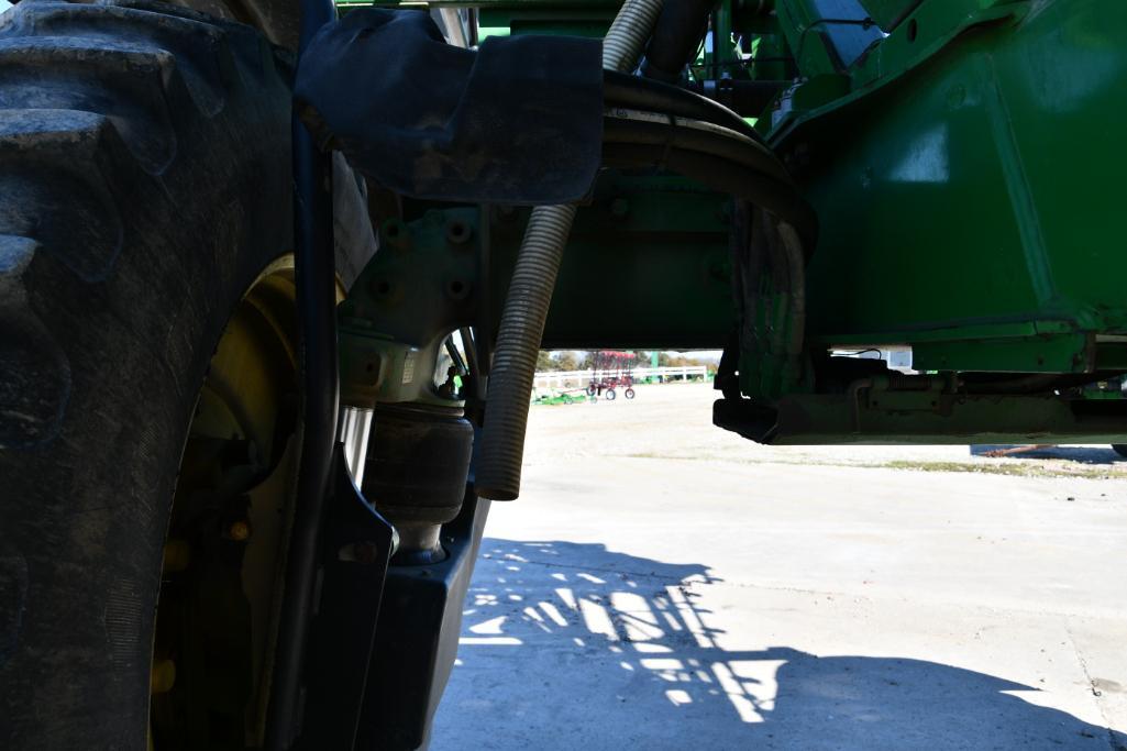 2014 John Deere 4940 self-propelled sprayer