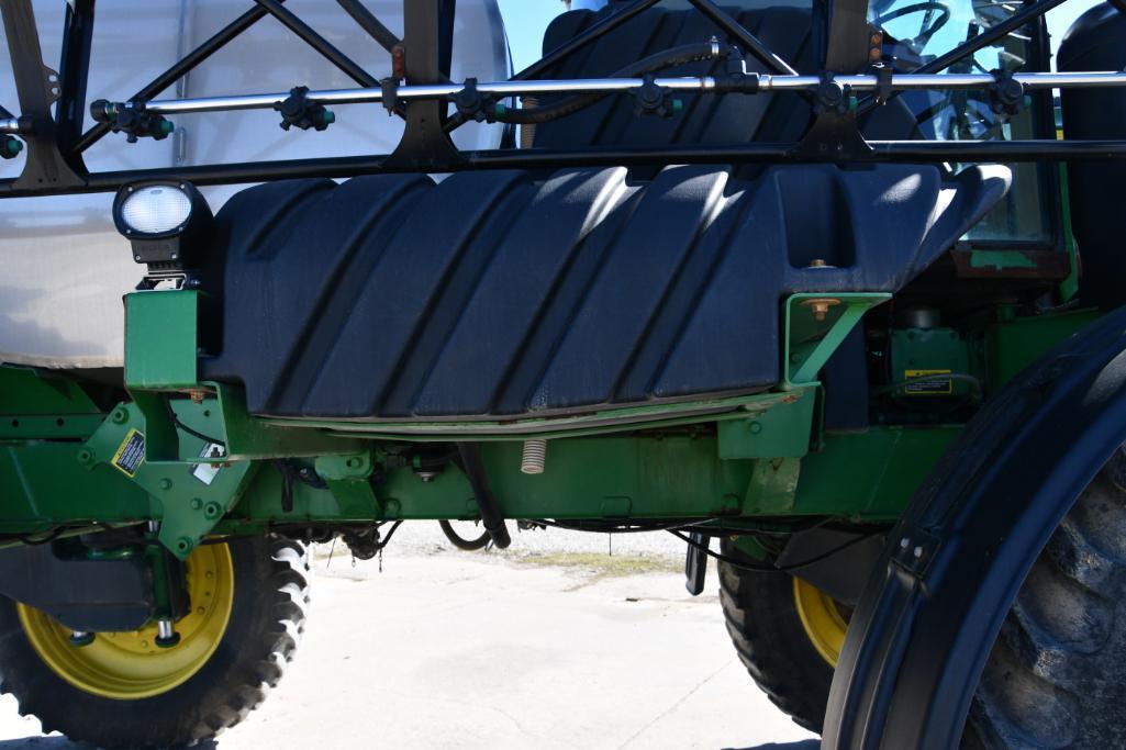 2014 John Deere 4940 self-propelled sprayer
