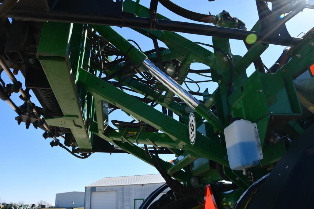 2014 John Deere 4940 self-propelled sprayer
