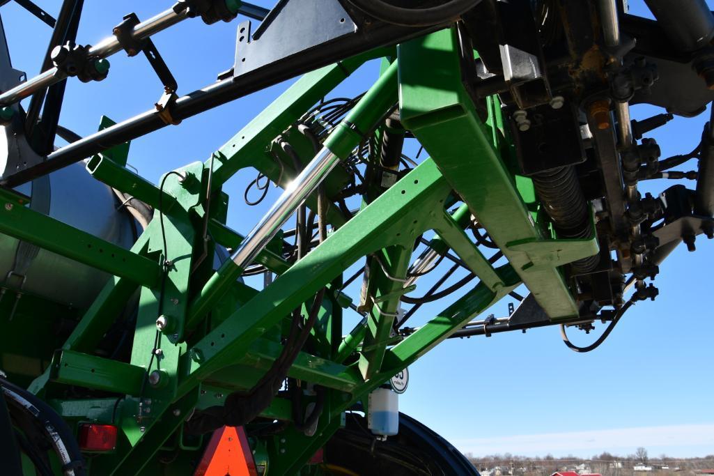 2014 John Deere 4940 self-propelled sprayer