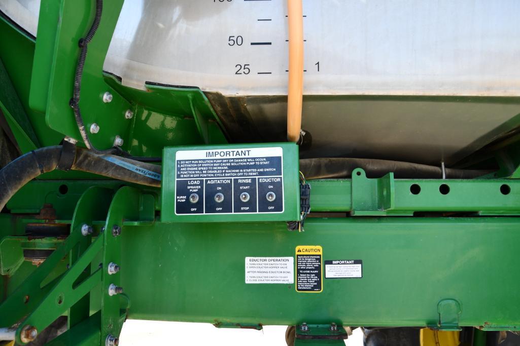 2014 John Deere 4940 self-propelled sprayer