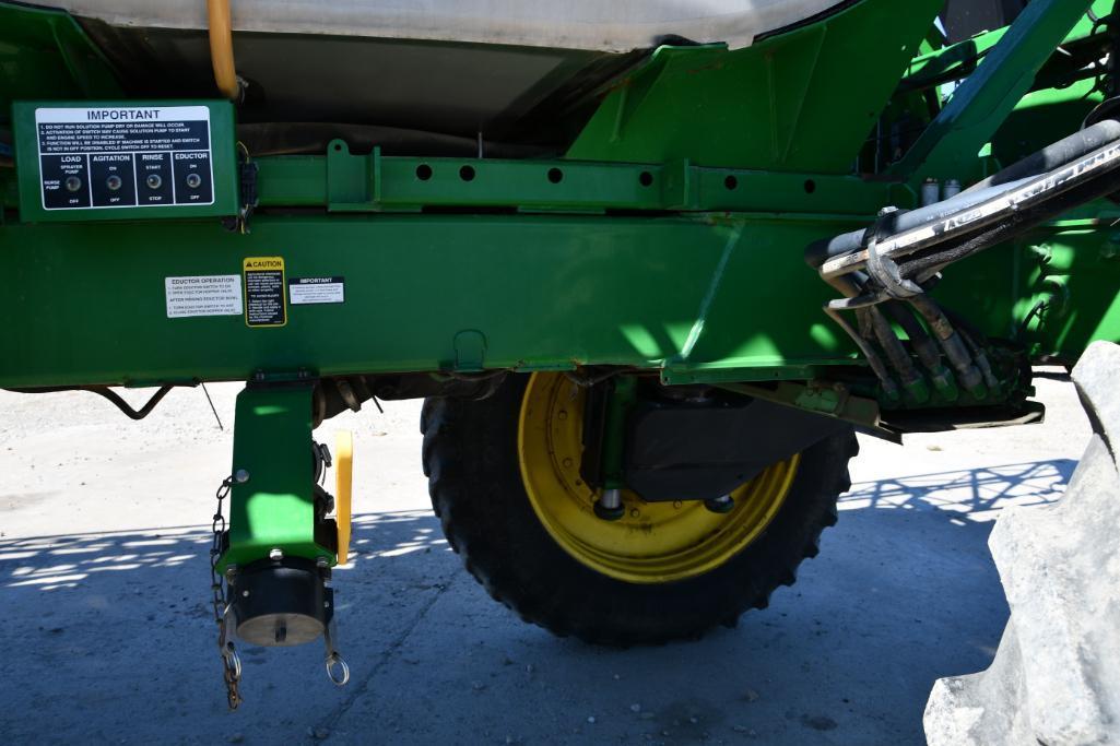 2014 John Deere 4940 self-propelled sprayer