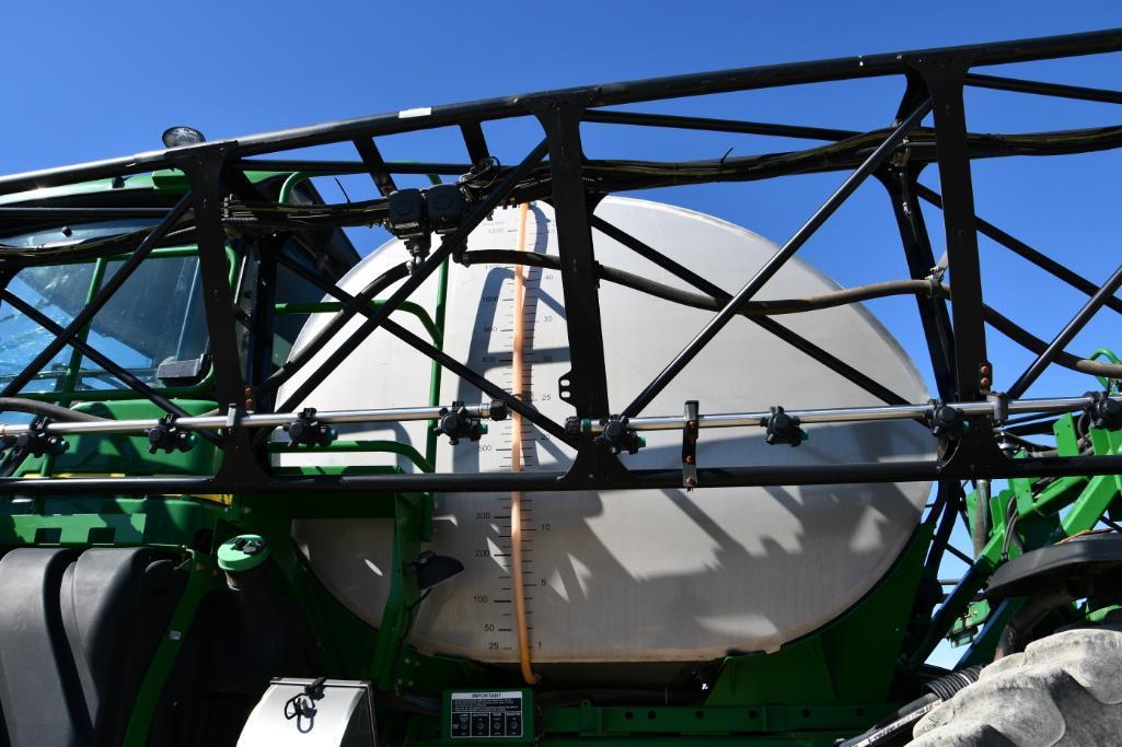 2014 John Deere 4940 self-propelled sprayer